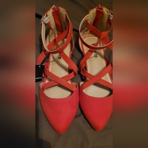 Torrid size 7 red flats